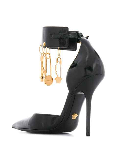 versace scarpe eleganti|Nuova collezione di scarpe da donna di Versace su FARFETCH.